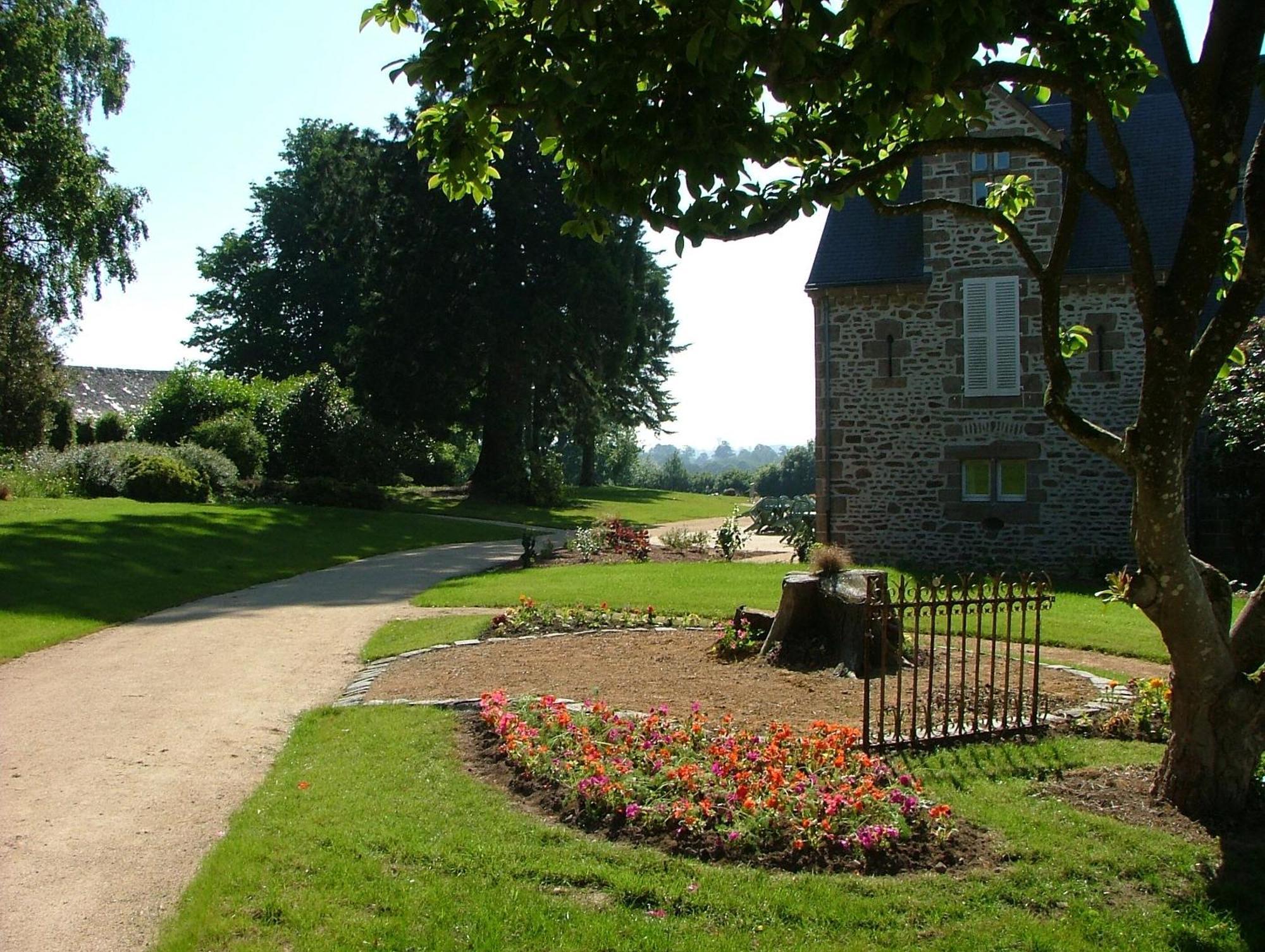 Chateau Du Bourg Saint-Denis-de-Gastines