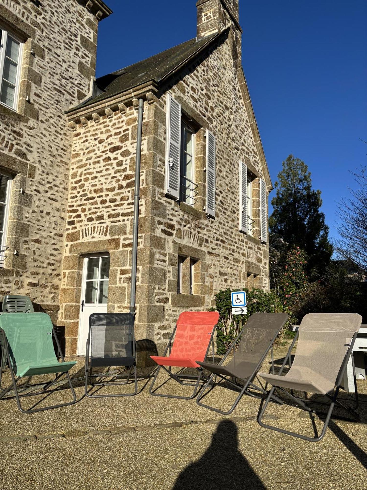 Chateau Du Bourg 3* Saint-Denis-de-Gastines